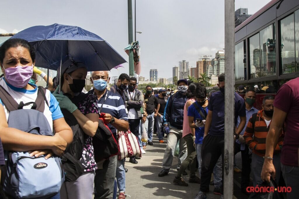 José Guerra: Seguimos en Hiperinflación. La inflación al cierre del 2020 en Venezuela fue de 3713%.